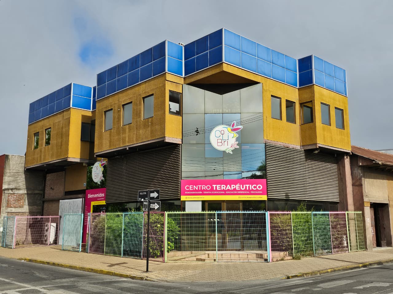 Fachada de Centro Terapéutico Colibrí en Villota 113